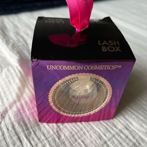 4 piece false lashes box